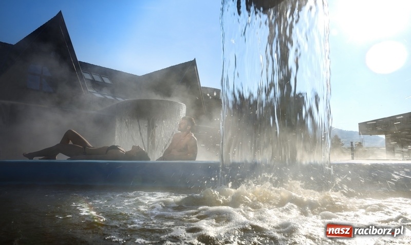 Zdjęcie w galerii na portalu naszraciborz.pl: Gorące źródła i piękny zamek, czyli czas na jesienny relaks wiadomości z regionu