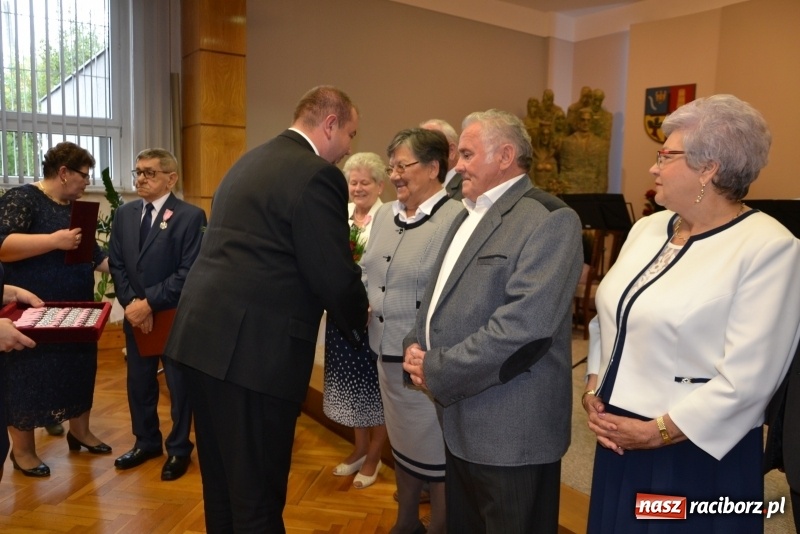 Zdjęcie w galerii na portalu naszraciborz.pl: Złote małżeńskie gody w gminie Krzyżanowice  wiadomości z regionu