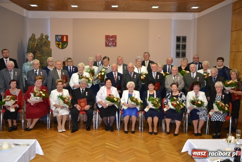 Zdjęcie w galerii na portalu naszraciborz.pl: Złote małżeńskie gody w gminie Krzyżanowice  wiadomości z regionu