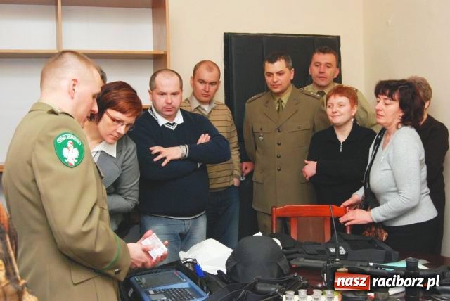 Zdjęcie w galerii na portalu naszraciborz.pl: Konferencja w placówce Straży Granicznej wiadomości z regionu