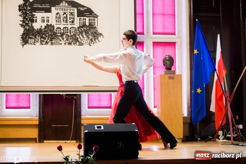 Zdjęcie w galerii na portalu naszraciborz.pl: Życzenia i podziękowania, czyli Dzień Edukacji Narodowej w ZSO nr 1 wiadomości z regionu