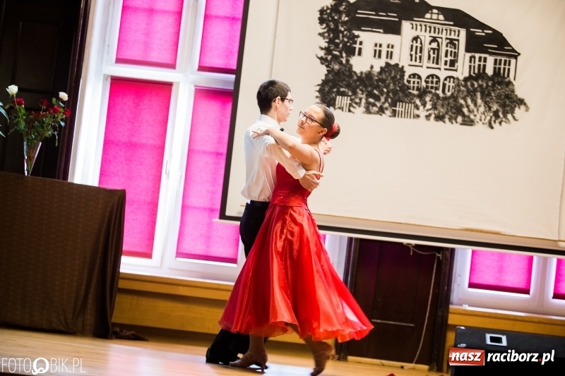 Zdjęcie w galerii na portalu naszraciborz.pl: Życzenia i podziękowania, czyli Dzień Edukacji Narodowej w ZSO nr 1 wiadomości z regionu