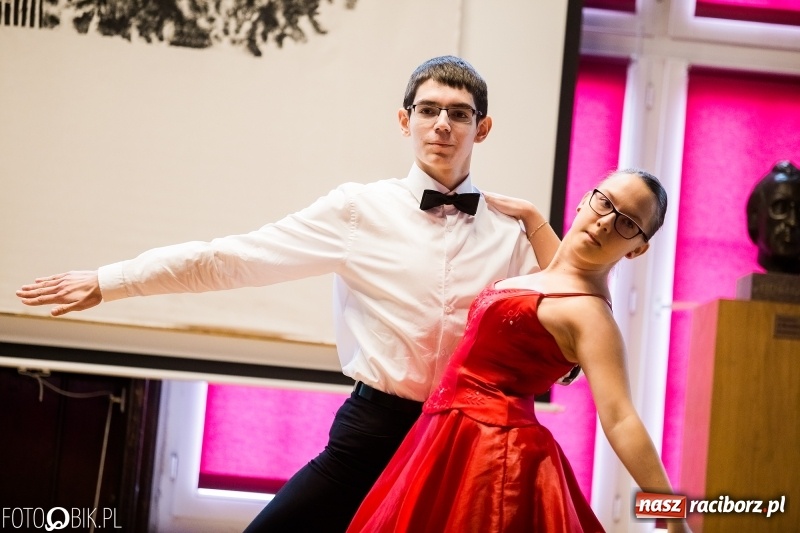 Zdjęcie w galerii na portalu naszraciborz.pl: Życzenia i podziękowania, czyli Dzień Edukacji Narodowej w ZSO nr 1 wiadomości z regionu