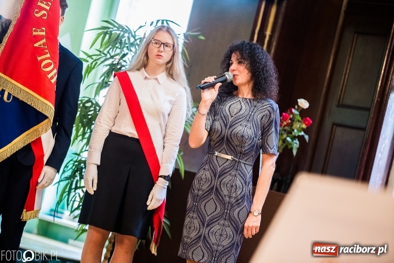 Zdjęcie w galerii na portalu naszraciborz.pl: Życzenia i podziękowania, czyli Dzień Edukacji Narodowej w ZSO nr 1 wiadomości z regionu