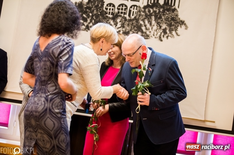 Zdjęcie w galerii na portalu naszraciborz.pl: Życzenia i podziękowania, czyli Dzień Edukacji Narodowej w ZSO nr 1 wiadomości z regionu