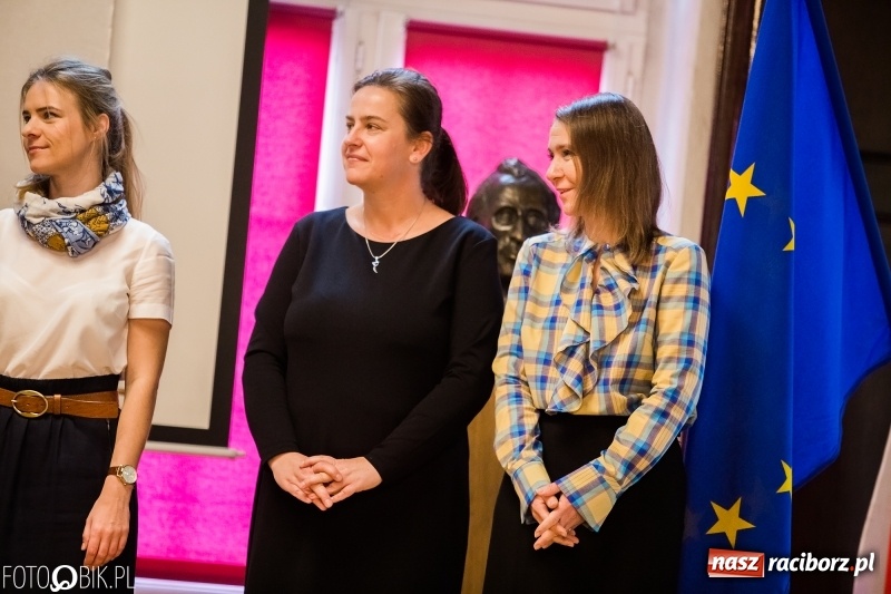 Zdjęcie w galerii na portalu naszraciborz.pl: Życzenia i podziękowania, czyli Dzień Edukacji Narodowej w ZSO nr 1 wiadomości z regionu