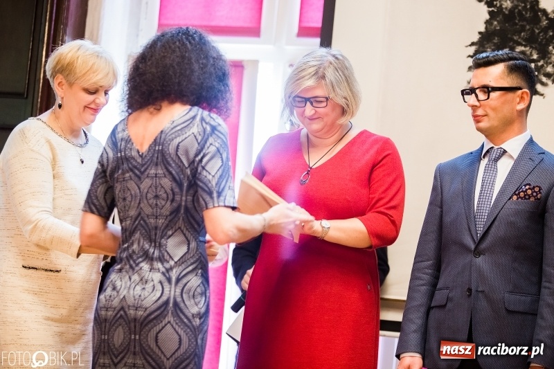 Zdjęcie w galerii na portalu naszraciborz.pl: Życzenia i podziękowania, czyli Dzień Edukacji Narodowej w ZSO nr 1 wiadomości z regionu