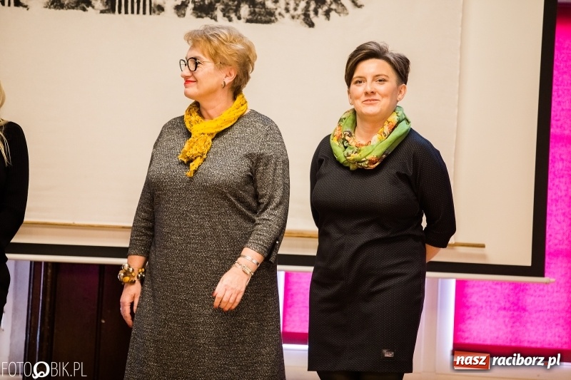 Zdjęcie w galerii na portalu naszraciborz.pl: Życzenia i podziękowania, czyli Dzień Edukacji Narodowej w ZSO nr 1 wiadomości z regionu