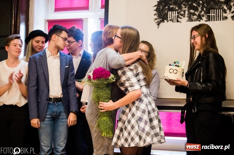 Zdjęcie w galerii na portalu naszraciborz.pl: Życzenia i podziękowania, czyli Dzień Edukacji Narodowej w ZSO nr 1 wiadomości z regionu