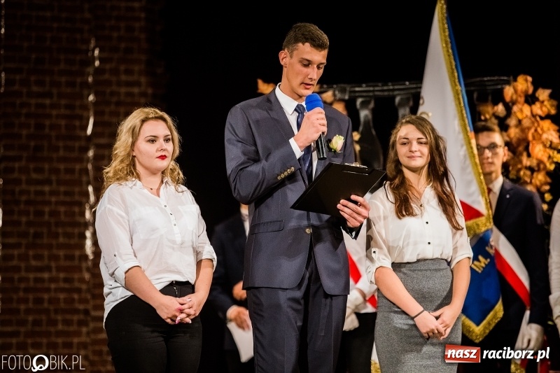 Zdjęcie w galerii na portalu naszraciborz.pl: Dzień Edukacji Narodowej. Uroczysta akademia CKZiU nr 1 w Strzesze wiadomości z regionu