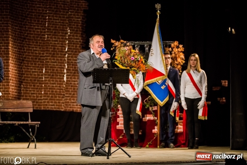 Zdjęcie w galerii na portalu naszraciborz.pl: Dzień Edukacji Narodowej. Uroczysta akademia CKZiU nr 1 w Strzesze wiadomości z regionu