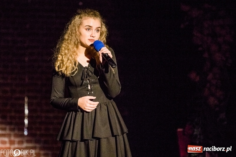 Zdjęcie w galerii na portalu naszraciborz.pl: Dzień Edukacji Narodowej. Uroczysta akademia CKZiU nr 1 w Strzesze wiadomości z regionu