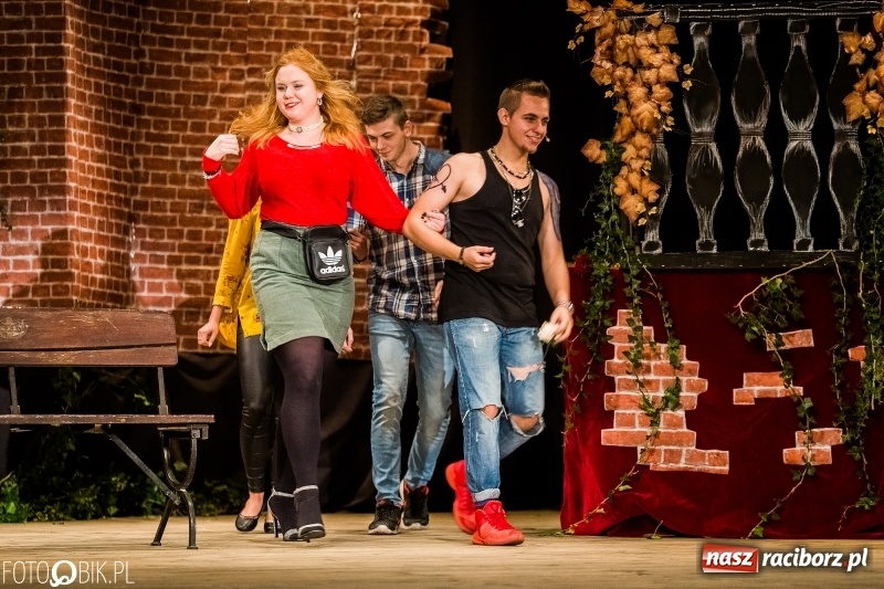 Zdjęcie w galerii na portalu naszraciborz.pl: Dzień Edukacji Narodowej. Uroczysta akademia CKZiU nr 1 w Strzesze wiadomości z regionu