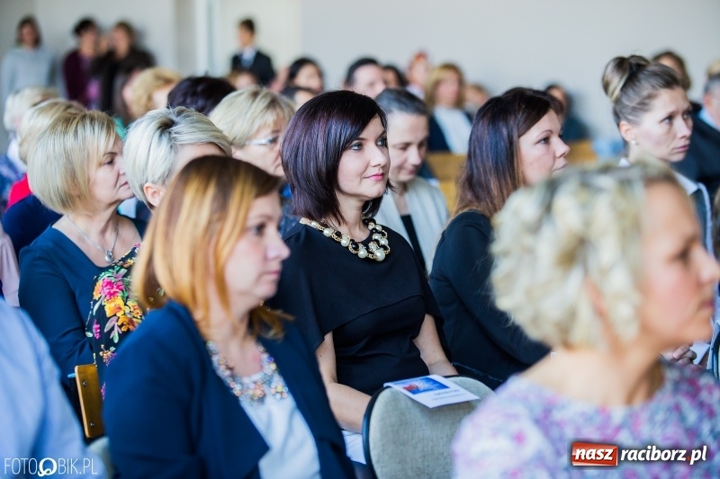 Zdjęcie w galerii na portalu naszraciborz.pl: Miejskie obchody Dnia Edukacji Narodowej wiadomości z regionu
