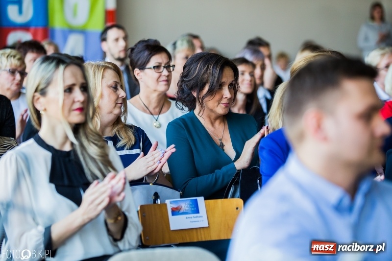 Zdjęcie w galerii na portalu naszraciborz.pl: Miejskie obchody Dnia Edukacji Narodowej wiadomości z regionu
