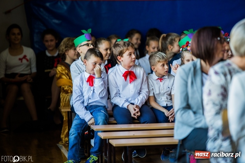 Zdjęcie w galerii na portalu naszraciborz.pl: Miejskie obchody Dnia Edukacji Narodowej wiadomości z regionu