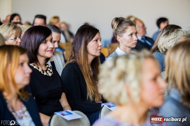Zdjęcie w galerii na portalu naszraciborz.pl: Miejskie obchody Dnia Edukacji Narodowej wiadomości z regionu