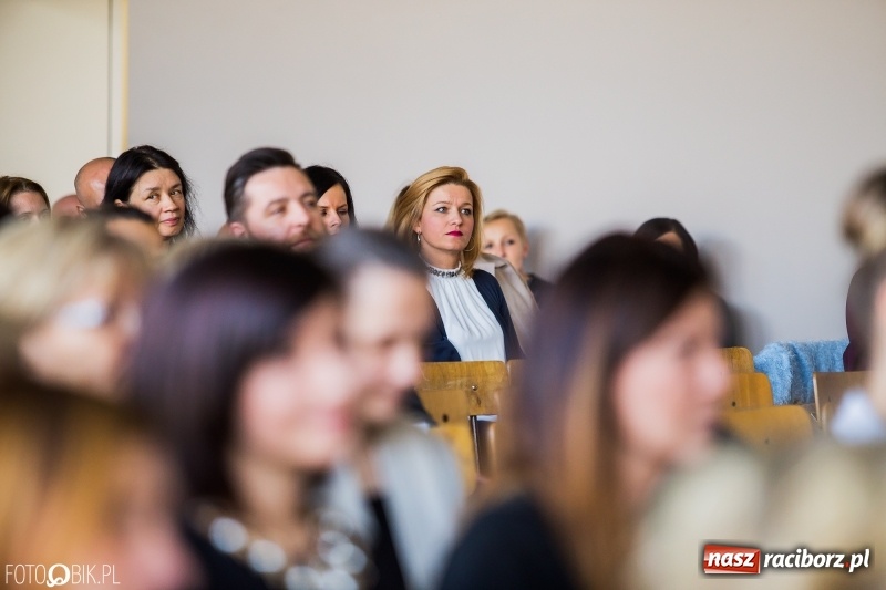 Zdjęcie w galerii na portalu naszraciborz.pl: Miejskie obchody Dnia Edukacji Narodowej wiadomości z regionu