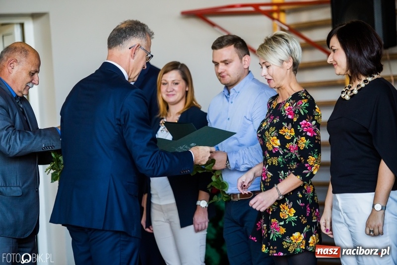 Zdjęcie w galerii na portalu naszraciborz.pl: Miejskie obchody Dnia Edukacji Narodowej wiadomości z regionu