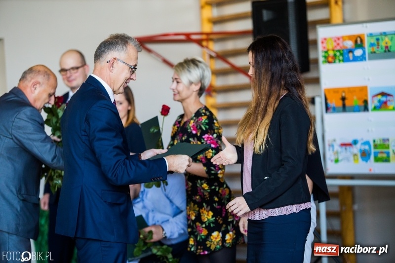 Zdjęcie w galerii na portalu naszraciborz.pl: Miejskie obchody Dnia Edukacji Narodowej wiadomości z regionu