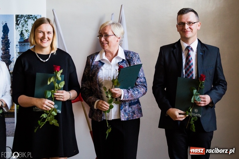 Zdjęcie w galerii na portalu naszraciborz.pl: Miejskie obchody Dnia Edukacji Narodowej wiadomości z regionu