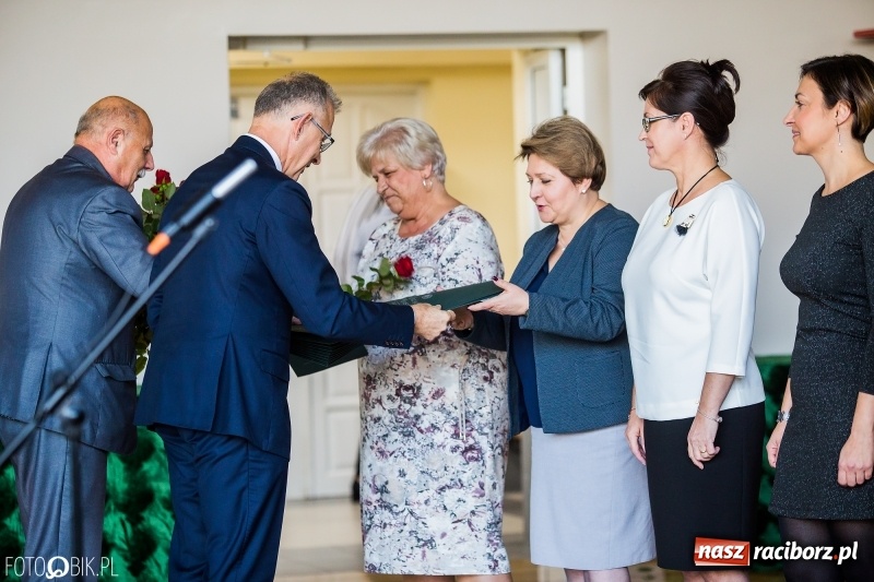 Zdjęcie w galerii na portalu naszraciborz.pl: Miejskie obchody Dnia Edukacji Narodowej wiadomości z regionu