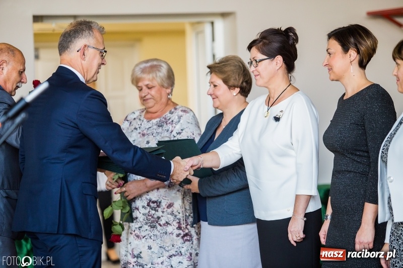 Zdjęcie w galerii na portalu naszraciborz.pl: Miejskie obchody Dnia Edukacji Narodowej wiadomości z regionu