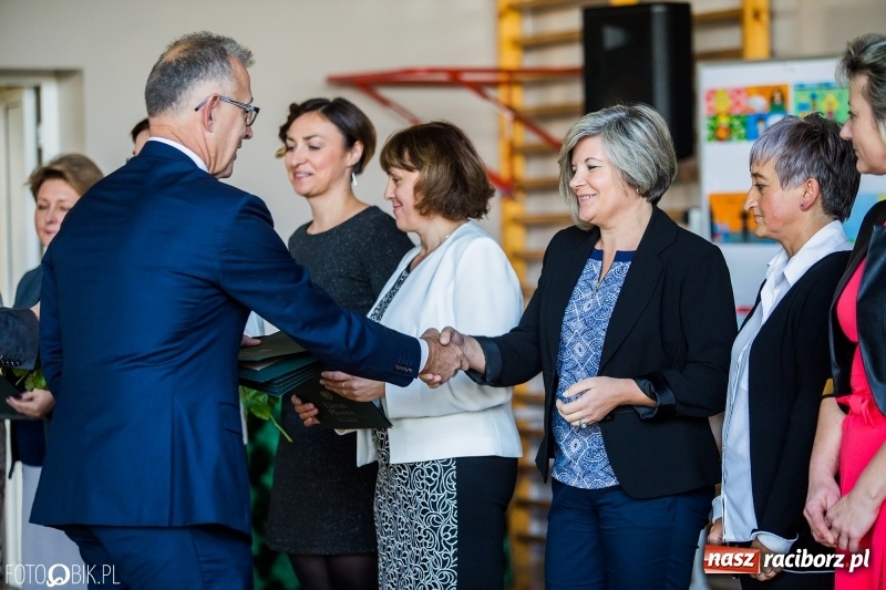 Zdjęcie w galerii na portalu naszraciborz.pl: Miejskie obchody Dnia Edukacji Narodowej wiadomości z regionu