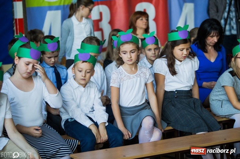 Zdjęcie w galerii na portalu naszraciborz.pl: Miejskie obchody Dnia Edukacji Narodowej wiadomości z regionu