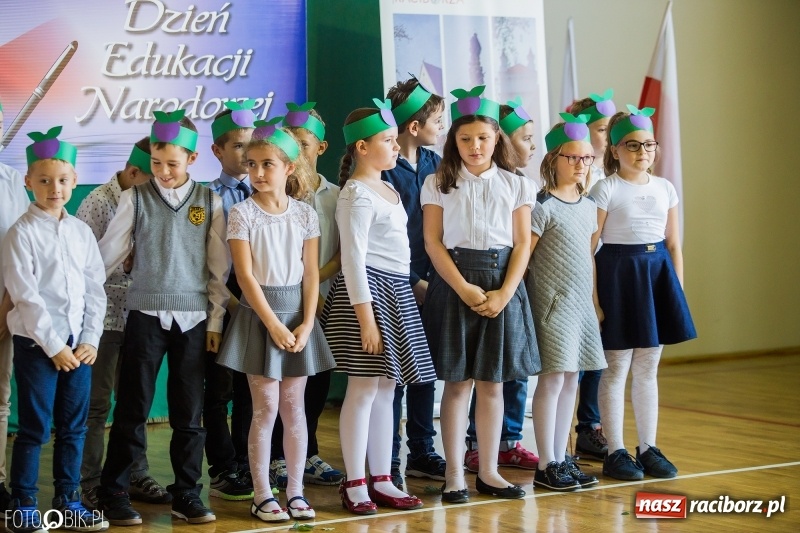 Zdjęcie w galerii na portalu naszraciborz.pl: Miejskie obchody Dnia Edukacji Narodowej wiadomości z regionu