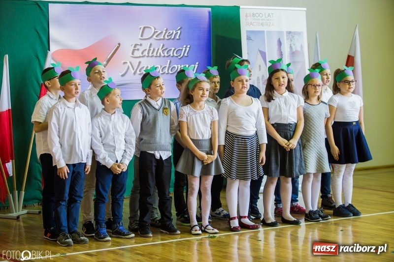 Zdjęcie w galerii na portalu naszraciborz.pl: Miejskie obchody Dnia Edukacji Narodowej wiadomości z regionu