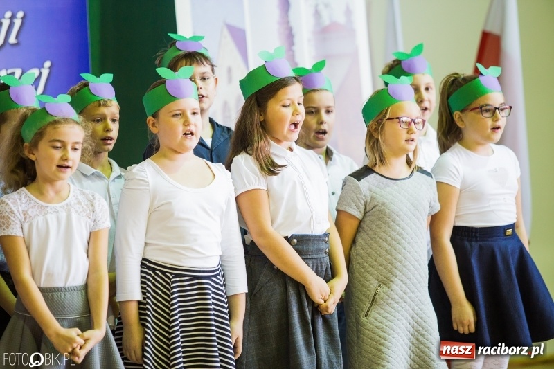 Zdjęcie w galerii na portalu naszraciborz.pl: Miejskie obchody Dnia Edukacji Narodowej wiadomości z regionu