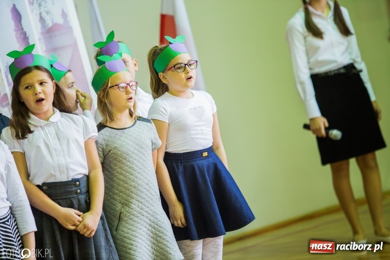 Zdjęcie w galerii na portalu naszraciborz.pl: Miejskie obchody Dnia Edukacji Narodowej wiadomości z regionu