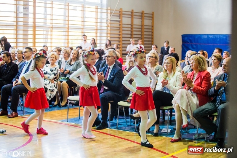 Zdjęcie w galerii na portalu naszraciborz.pl: Miejskie obchody Dnia Edukacji Narodowej wiadomości z regionu