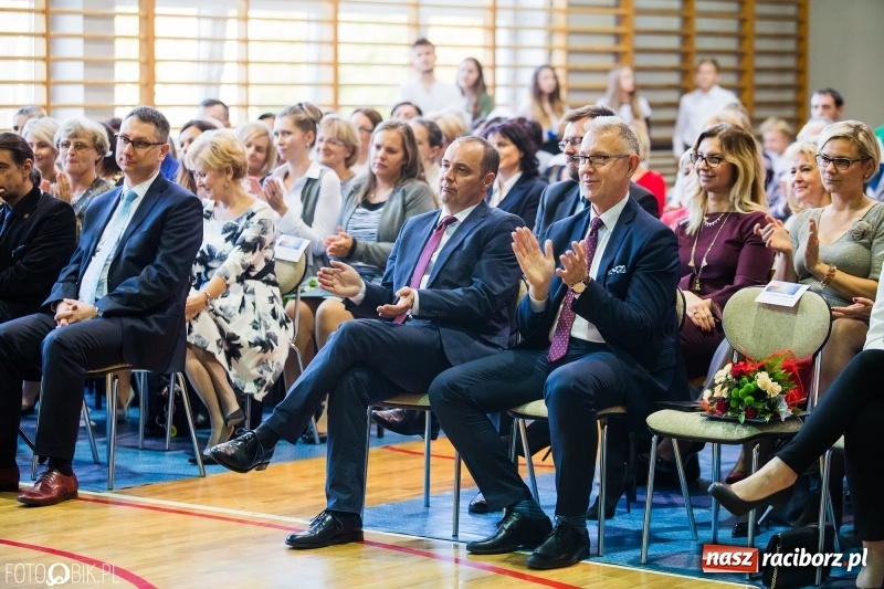 Zdjęcie w galerii na portalu naszraciborz.pl: Miejskie obchody Dnia Edukacji Narodowej wiadomości z regionu