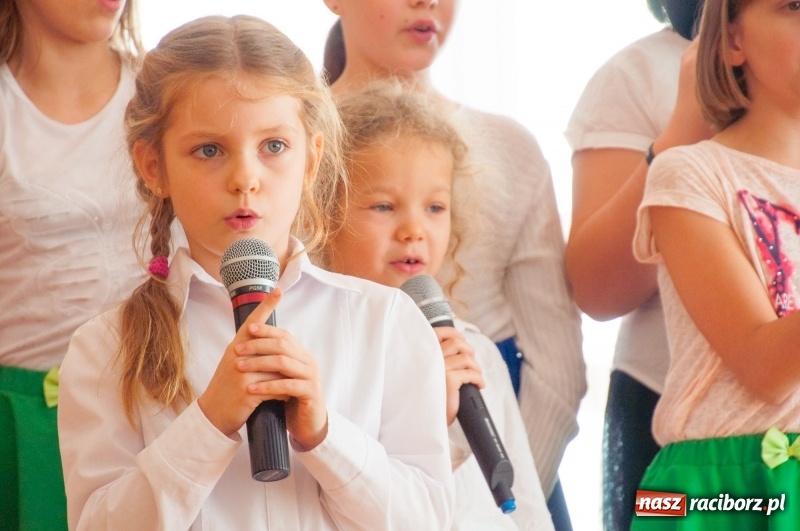 Zdjęcie w galerii na portalu naszraciborz.pl: Jaki powinien być nauczyciel? Uczniowie wiedzą najlepiej! DEN w SP18 wiadomości z regionu