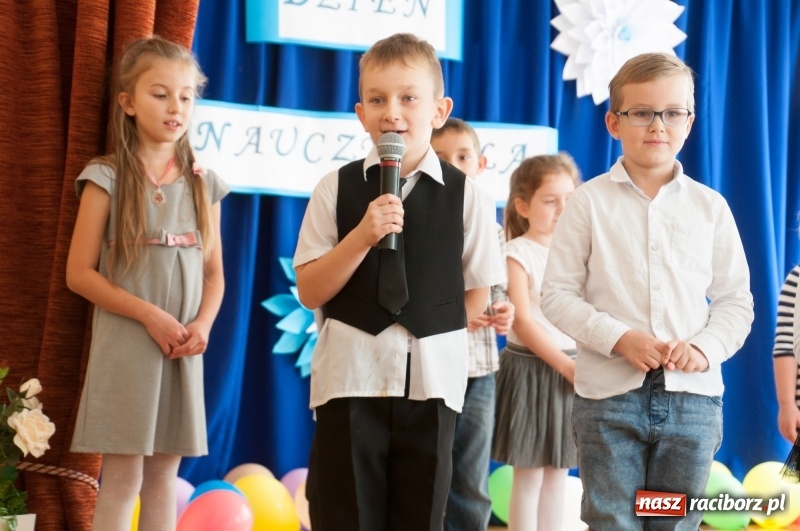 Zdjęcie w galerii na portalu naszraciborz.pl: Jaki powinien być nauczyciel? Uczniowie wiedzą najlepiej! DEN w SP18 wiadomości z regionu