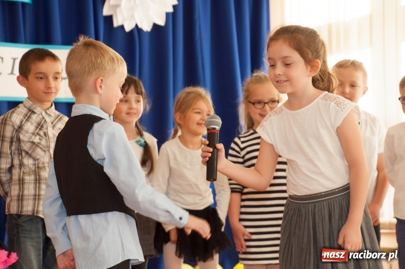 Zdjęcie w galerii na portalu naszraciborz.pl: Jaki powinien być nauczyciel? Uczniowie wiedzą najlepiej! DEN w SP18 wiadomości z regionu