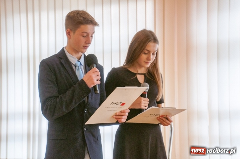 Zdjęcie w galerii na portalu naszraciborz.pl: Jaki powinien być nauczyciel? Uczniowie wiedzą najlepiej! DEN w SP18 wiadomości z regionu