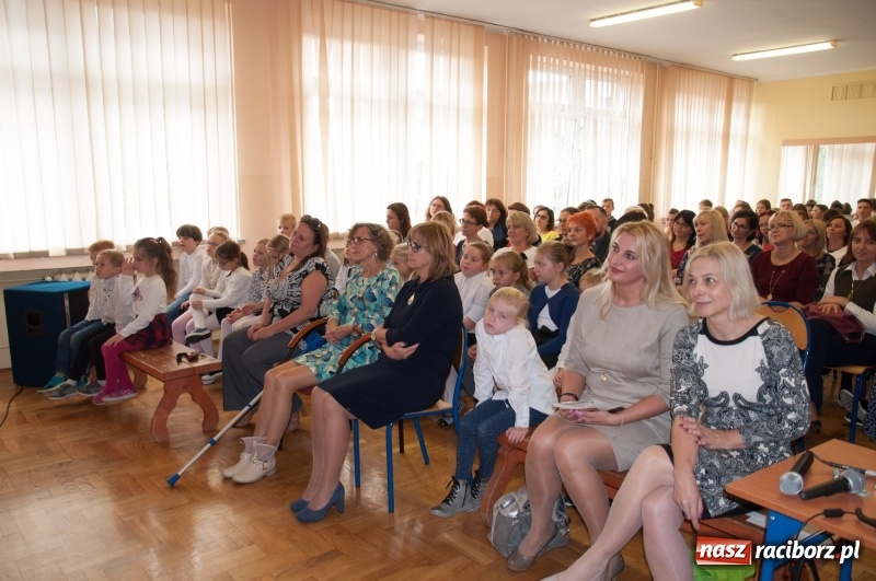 Zdjęcie w galerii na portalu naszraciborz.pl: Jaki powinien być nauczyciel? Uczniowie wiedzą najlepiej! DEN w SP18 wiadomości z regionu