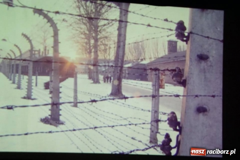 Zdjęcie w galerii na portalu naszraciborz.pl: Raciborska premiera KINDERLAGER POGRZEBIN  wiadomości z regionu