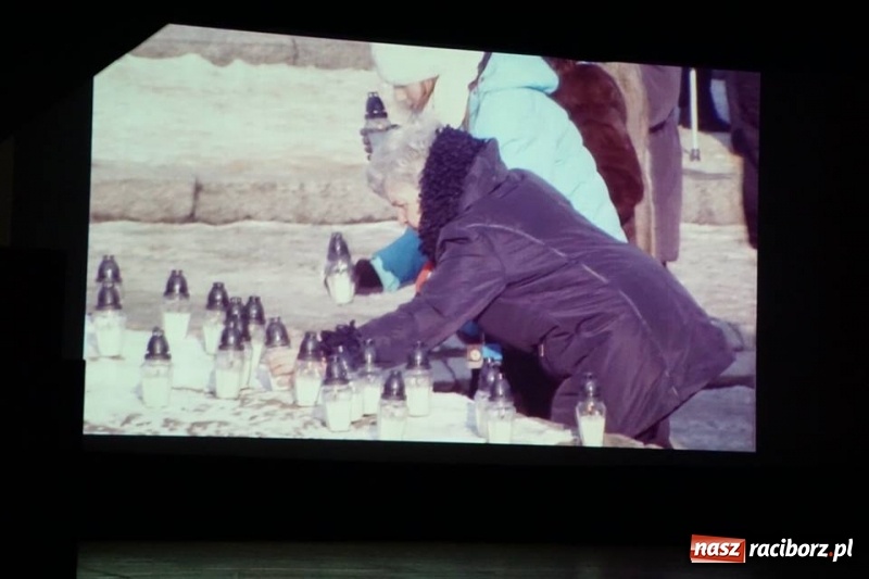 Zdjęcie w galerii na portalu naszraciborz.pl: Raciborska premiera KINDERLAGER POGRZEBIN  wiadomości z regionu