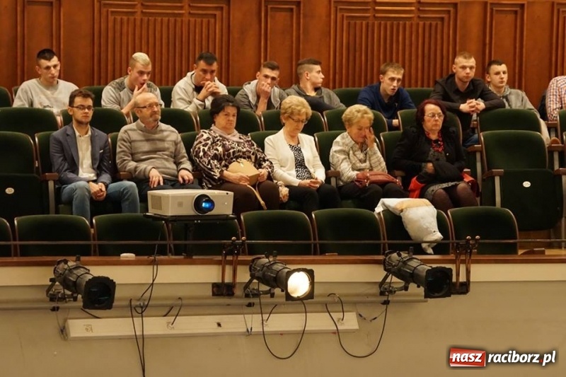 Zdjęcie w galerii na portalu naszraciborz.pl: Raciborska premiera KINDERLAGER POGRZEBIN  wiadomości z regionu