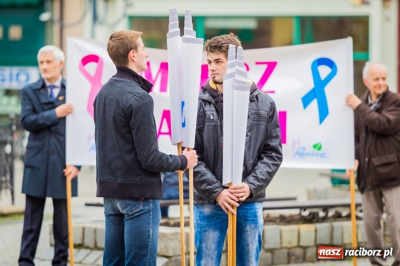 Zdjęcie w galerii na portalu naszraciborz.pl: XVIII Marsz Nadziei. Raciborzanie solidarni z osobami dotkniętymi nowotworem FOTO i WIDEO wiadomości z regionu