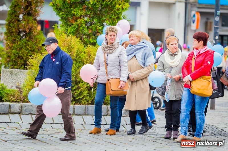 Zdjęcie w galerii na portalu naszraciborz.pl: XVIII Marsz Nadziei. Raciborzanie solidarni z osobami dotkniętymi nowotworem FOTO i WIDEO wiadomości z regionu