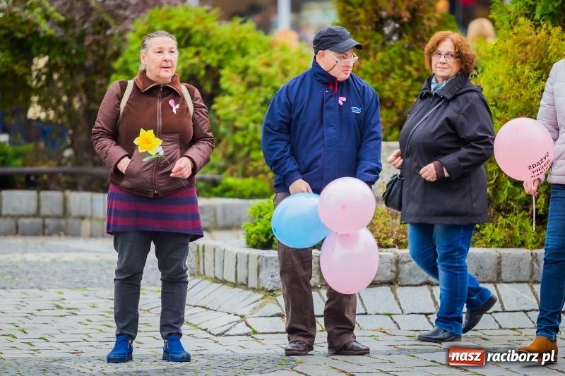 Zdjęcie w galerii na portalu naszraciborz.pl: XVIII Marsz Nadziei. Raciborzanie solidarni z osobami dotkniętymi nowotworem FOTO i WIDEO wiadomości z regionu