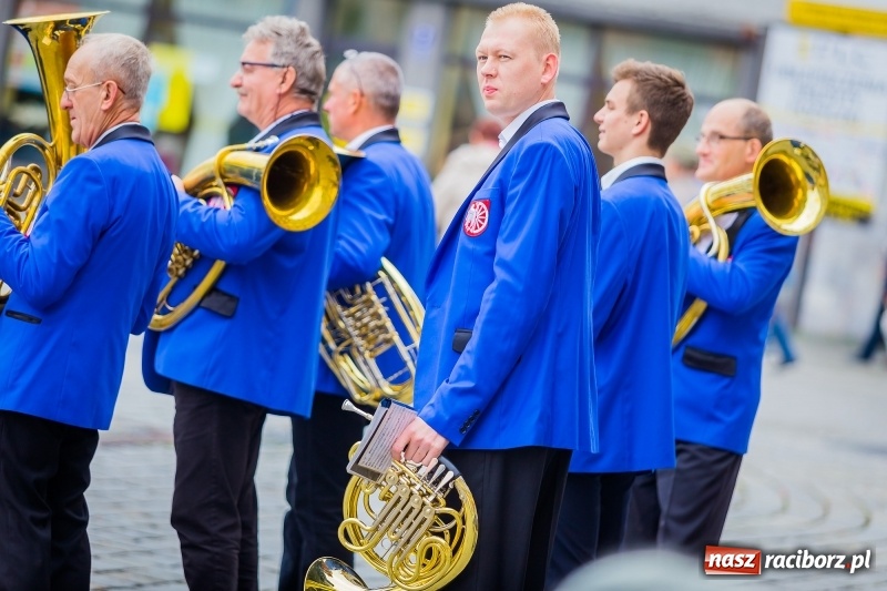 Zdjęcie w galerii na portalu naszraciborz.pl: XVIII Marsz Nadziei. Raciborzanie solidarni z osobami dotkniętymi nowotworem FOTO i WIDEO wiadomości z regionu