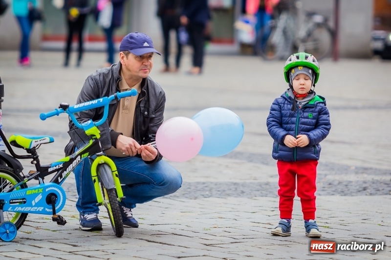Zdjęcie w galerii na portalu naszraciborz.pl: XVIII Marsz Nadziei. Raciborzanie solidarni z osobami dotkniętymi nowotworem FOTO i WIDEO wiadomości z regionu