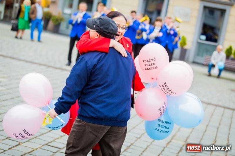 Zdjęcie w galerii na portalu naszraciborz.pl: XVIII Marsz Nadziei. Raciborzanie solidarni z osobami dotkniętymi nowotworem FOTO i WIDEO wiadomości z regionu