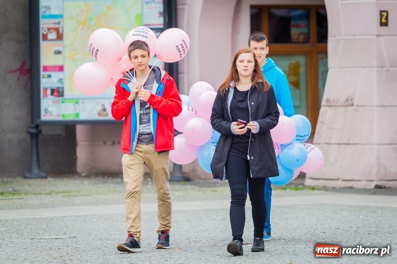 Zdjęcie w galerii na portalu naszraciborz.pl: XVIII Marsz Nadziei. Raciborzanie solidarni z osobami dotkniętymi nowotworem FOTO i WIDEO wiadomości z regionu